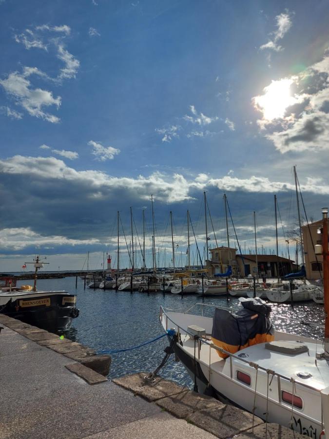 مارسيلان Appartement Cosy Dans Residence Sur Le Port De Marseillan المظهر الخارجي الصورة